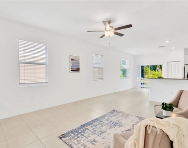 6032 Shiner Street - Photo Thumbnail 12