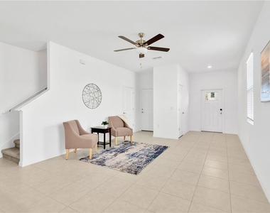 6032 Shiner Street - Photo Thumbnail 9