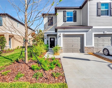 6032 Shiner Street - Photo Thumbnail 2