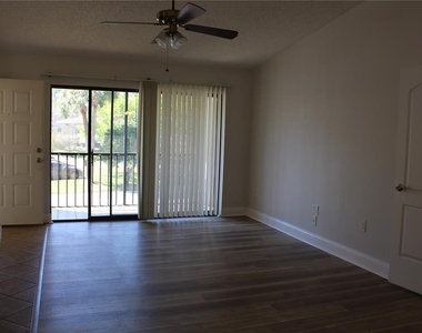 3345 Crystal Court E - Photo Thumbnail 5