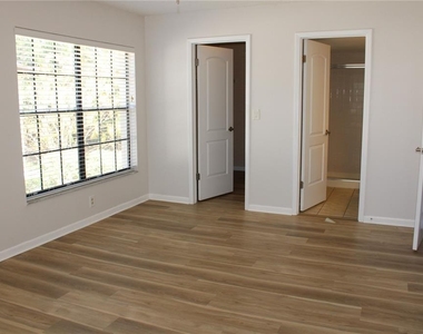 3345 Crystal Court E - Photo Thumbnail 11