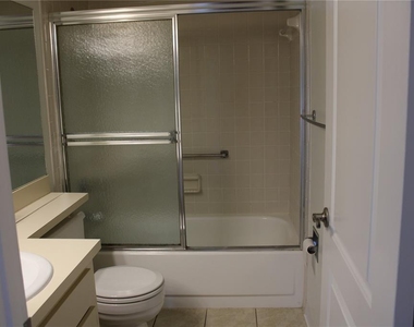 3345 Crystal Court E - Photo Thumbnail 10