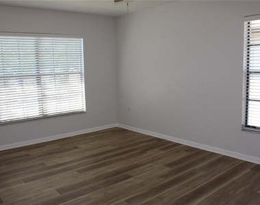 3345 Crystal Court E - Photo Thumbnail 12