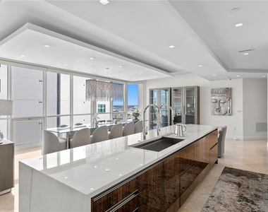 450 Knights Run Avenue - Photo Thumbnail 13