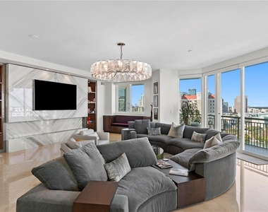 450 Knights Run Avenue - Photo Thumbnail 4