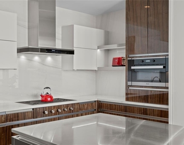 450 Knights Run Avenue - Photo Thumbnail 23