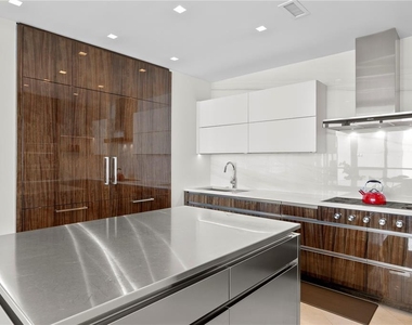 450 Knights Run Avenue - Photo Thumbnail 24