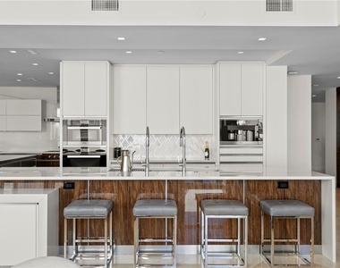 450 Knights Run Avenue - Photo Thumbnail 20