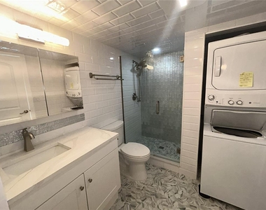 7625 Sun Island Drive S - Photo Thumbnail 21