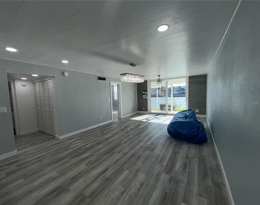 7625 Sun Island Drive S - Photo Thumbnail 7