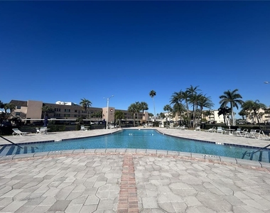 7625 Sun Island Drive S - Photo Thumbnail 50