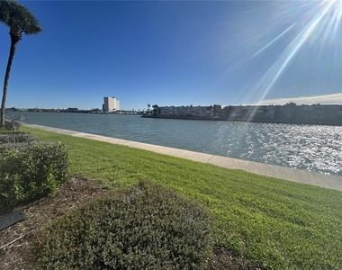 7625 Sun Island Drive S - Photo Thumbnail 27