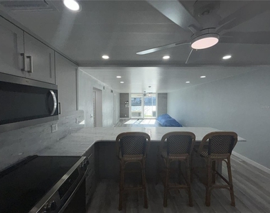7625 Sun Island Drive S - Photo Thumbnail 6