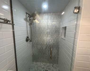 7625 Sun Island Drive S - Photo Thumbnail 22