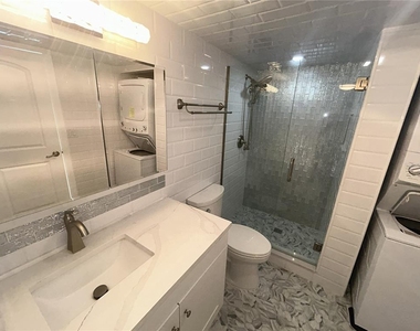 7625 Sun Island Drive S - Photo Thumbnail 23