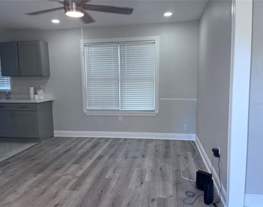 3215 W Pine Street - Photo Thumbnail 5