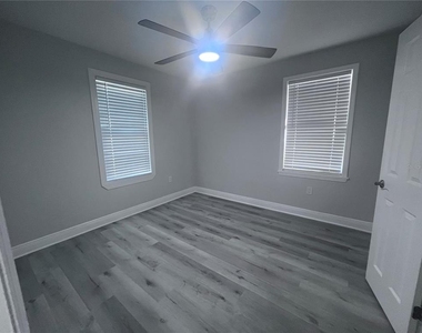 3215 W Pine Street - Photo Thumbnail 6
