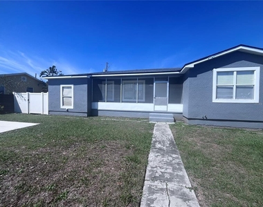 3215 W Pine Street - Photo Thumbnail 2