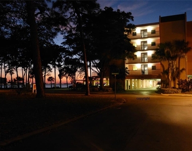 2700 Bayshore Boulevard - Photo Thumbnail 3