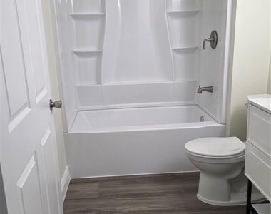 2825 Nicole Avenue - Photo Thumbnail 4