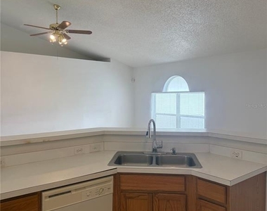 405 Francisco Way - Photo Thumbnail 13