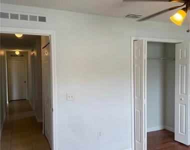 405 Francisco Way - Photo Thumbnail 21