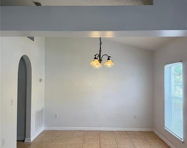 405 Francisco Way - Photo Thumbnail 4