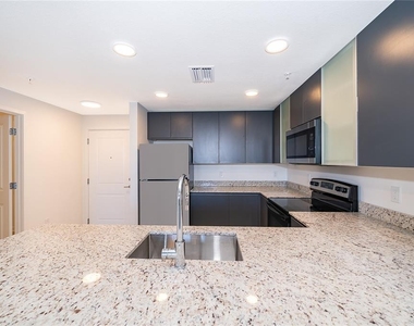 5587 Millenia Park Blvd - Photo Thumbnail 8