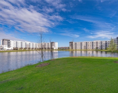 5587 Millenia Park Blvd - Photo Thumbnail 24