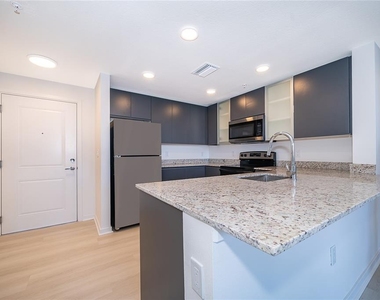 5587 Millenia Park Blvd - Photo Thumbnail 7