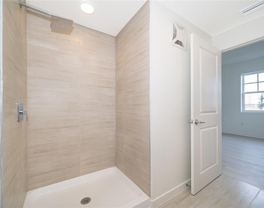 5587 Millenia Park Blvd - Photo Thumbnail 14