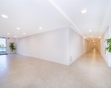 5587 Millenia Park Blvd - Photo Thumbnail 2