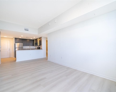 5587 Millenia Park Blvd - Photo Thumbnail 10