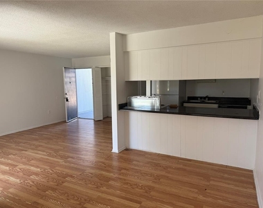 5317 Curry Ford Road - Photo Thumbnail 8