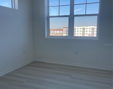 5592 Ne Pga Boulevard - Photo Thumbnail 11