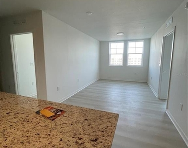 5592 Ne Pga Boulevard - Photo Thumbnail 8