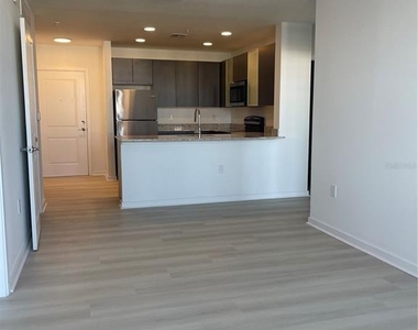 5592 Ne Pga Boulevard - Photo Thumbnail 13