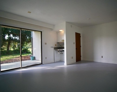 5060 Sherwood Lane - Photo Thumbnail 3