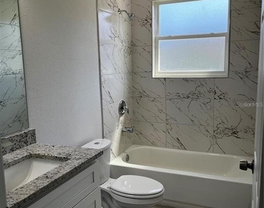 5312 Sw 162nd Place Road - Photo Thumbnail 9