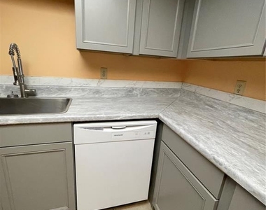 549 Fairways Drive - Photo Thumbnail 9