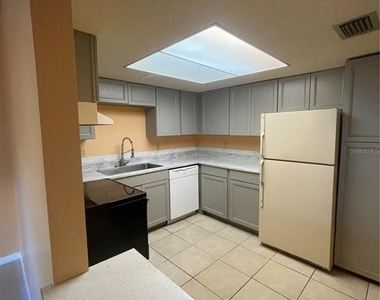 549 Fairways Drive - Photo Thumbnail 3