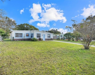 107 Garrison Drive - Photo Thumbnail 2