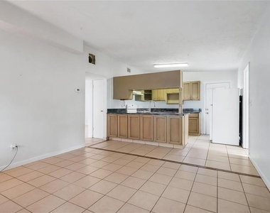 107 Garrison Drive - Photo Thumbnail 9