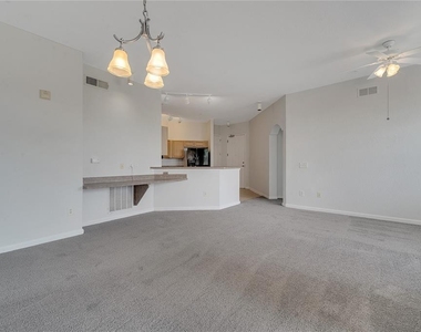 817 Terrace Ridge Circle - Photo Thumbnail 3
