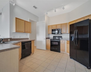 817 Terrace Ridge Circle - Photo Thumbnail 5