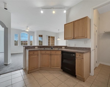 817 Terrace Ridge Circle - Photo Thumbnail 8