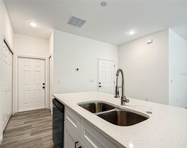8070 Sw 131st Lane - Photo Thumbnail 8