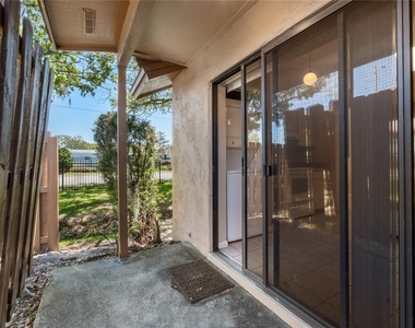 314 Douglas Way - Photo Thumbnail 10