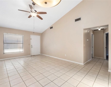 314 Douglas Way - Photo Thumbnail 1