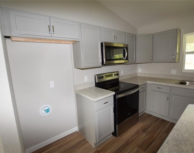 21 Olive Circle - Photo Thumbnail 13